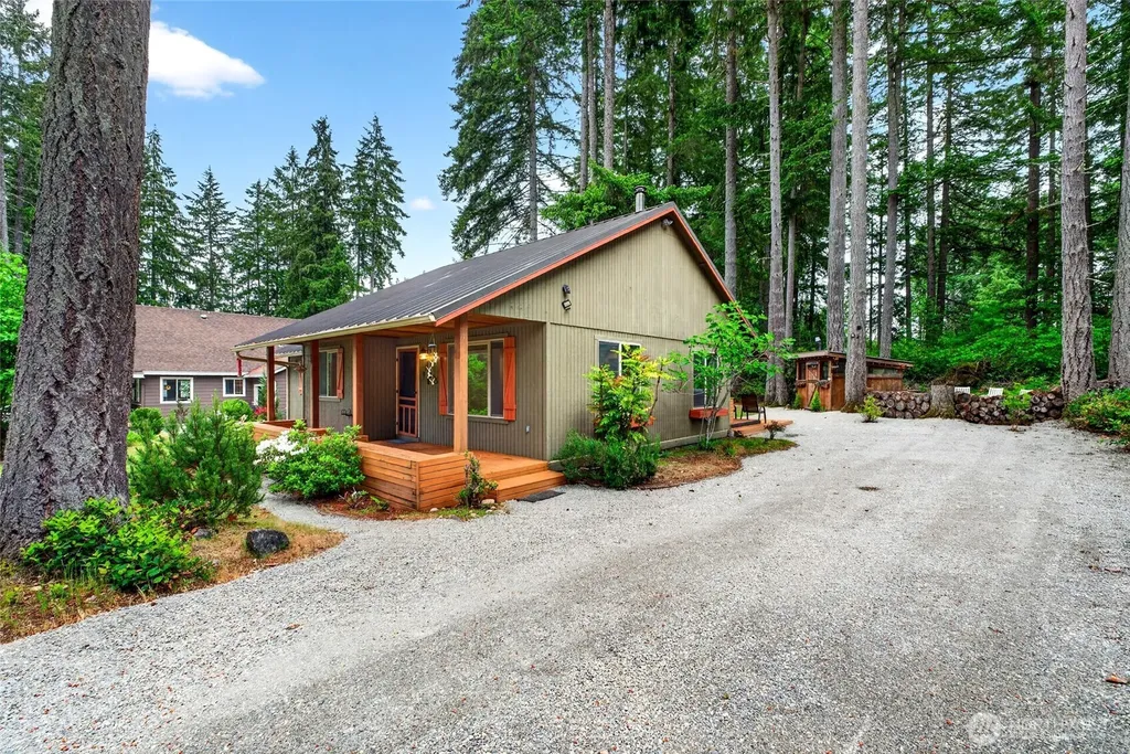 10303 Matthews Avenue Anderson Island WA 98303