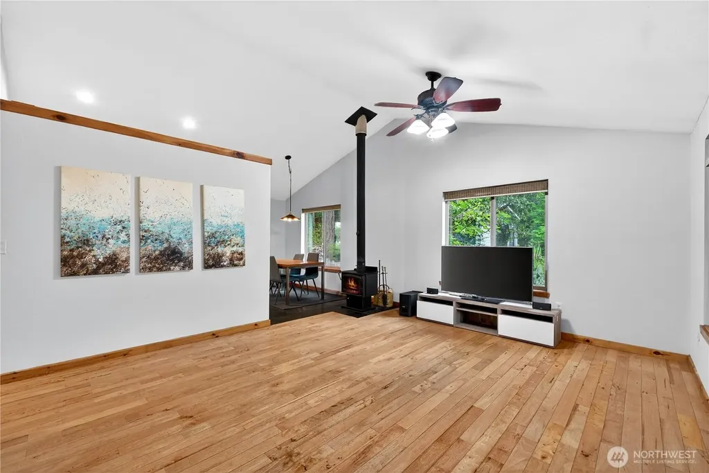 10303 Matthews Avenue Anderson Island WA 98303