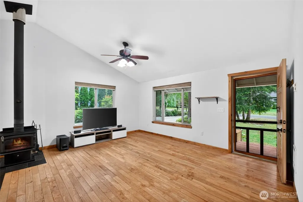 10303 Matthews Avenue Anderson Island WA 98303