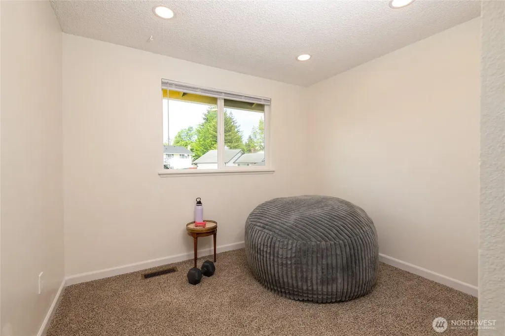 33717 40th Court SW Federal Way WA 98023