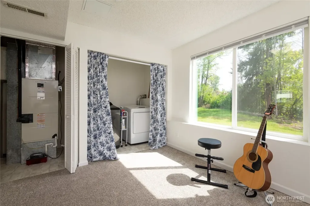 33717 40th Court SW Federal Way WA 98023