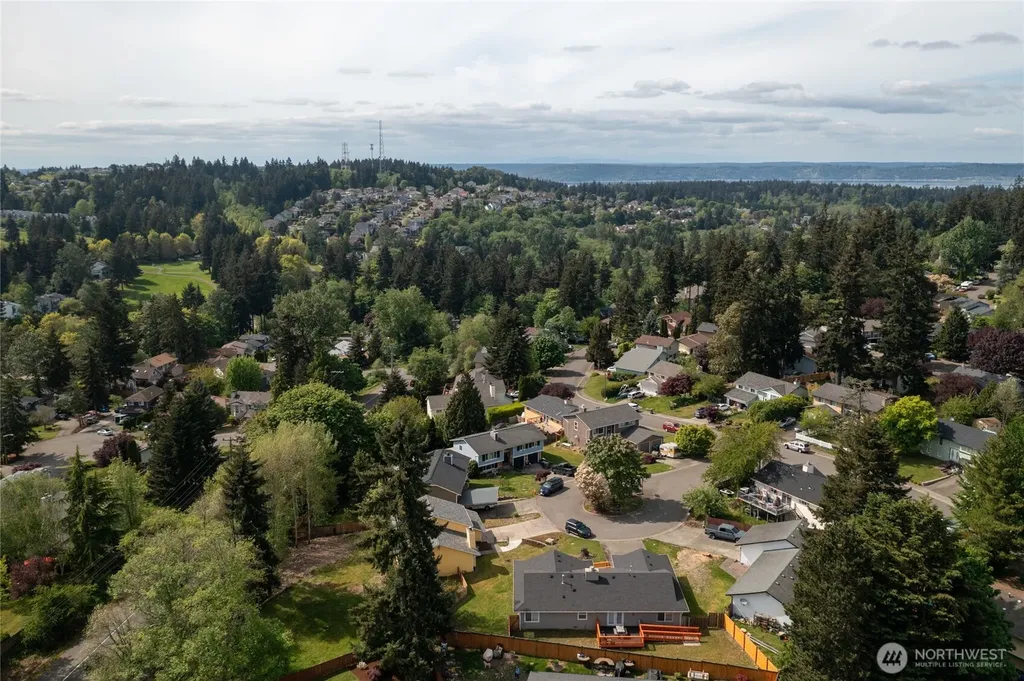 33717 40th Court SW Federal Way WA 98023