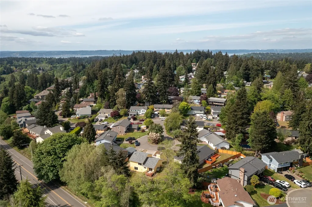 33717 40th Court SW Federal Way WA 98023