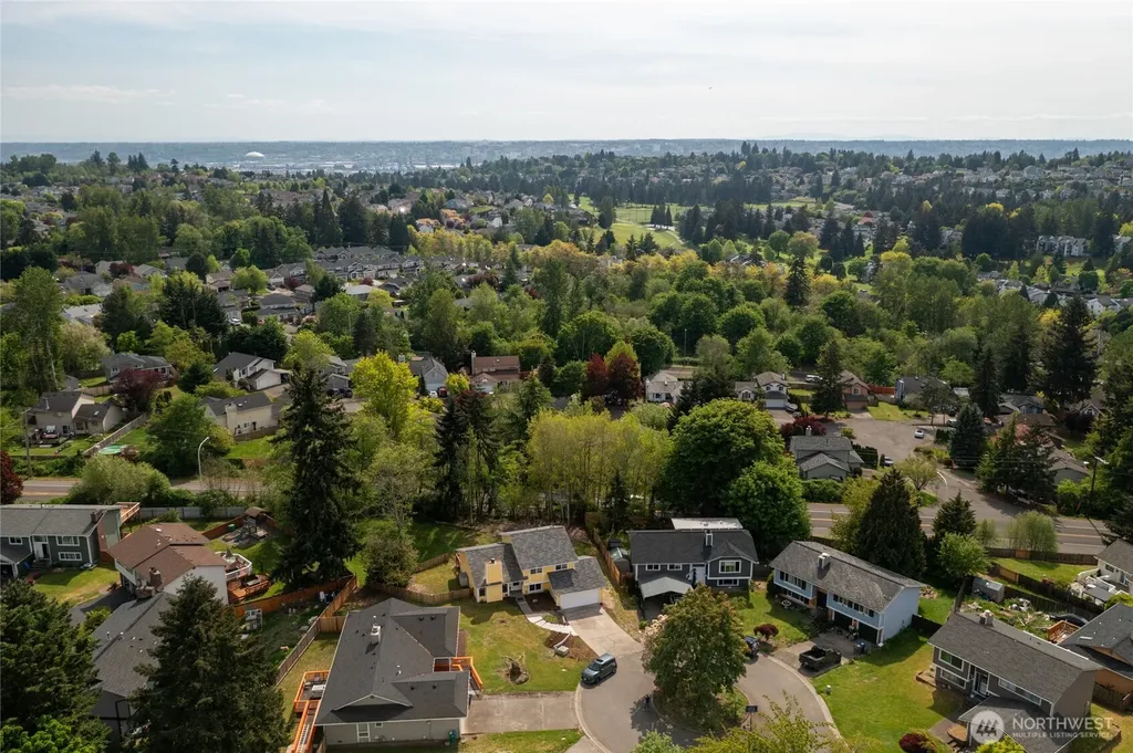 33717 40th Court SW Federal Way WA 98023