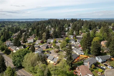 33717 40th Court SW Federal Way WA 98023