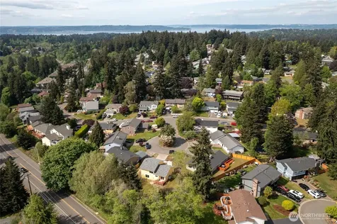 33717 40th Court SW Federal Way WA 98023