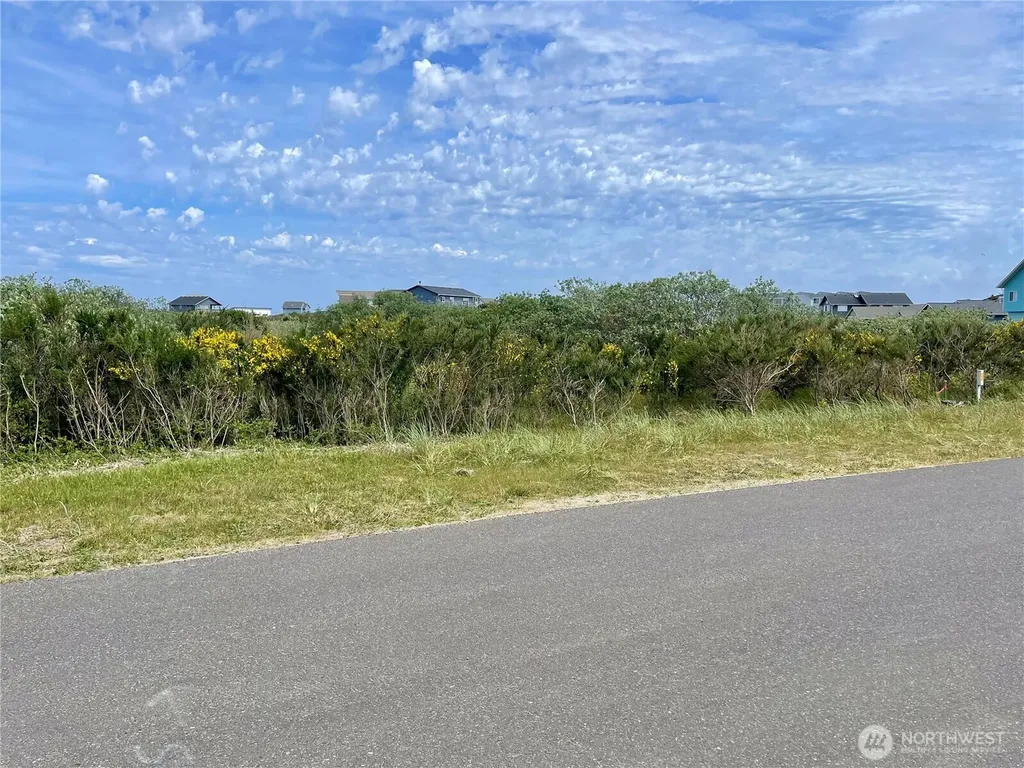 1410 Diamond Head Avenue SW Ocean Shores WA 98569
