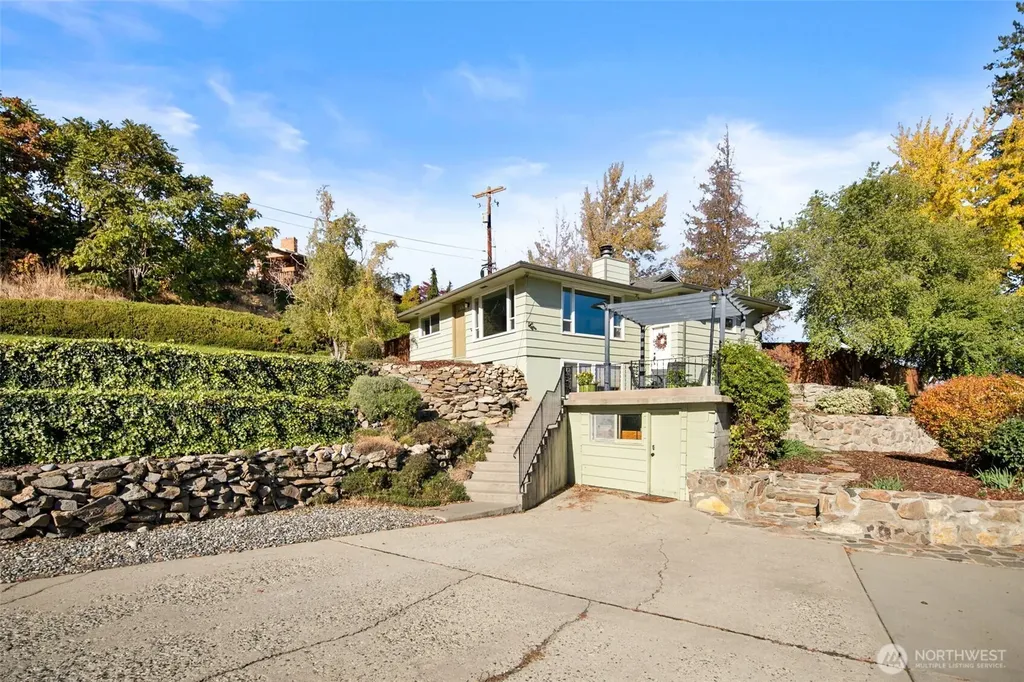 1216 Crawford Avenue Wenatchee WA 98801