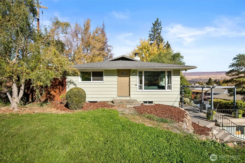 1216 Crawford Avenue Wenatchee WA 98801