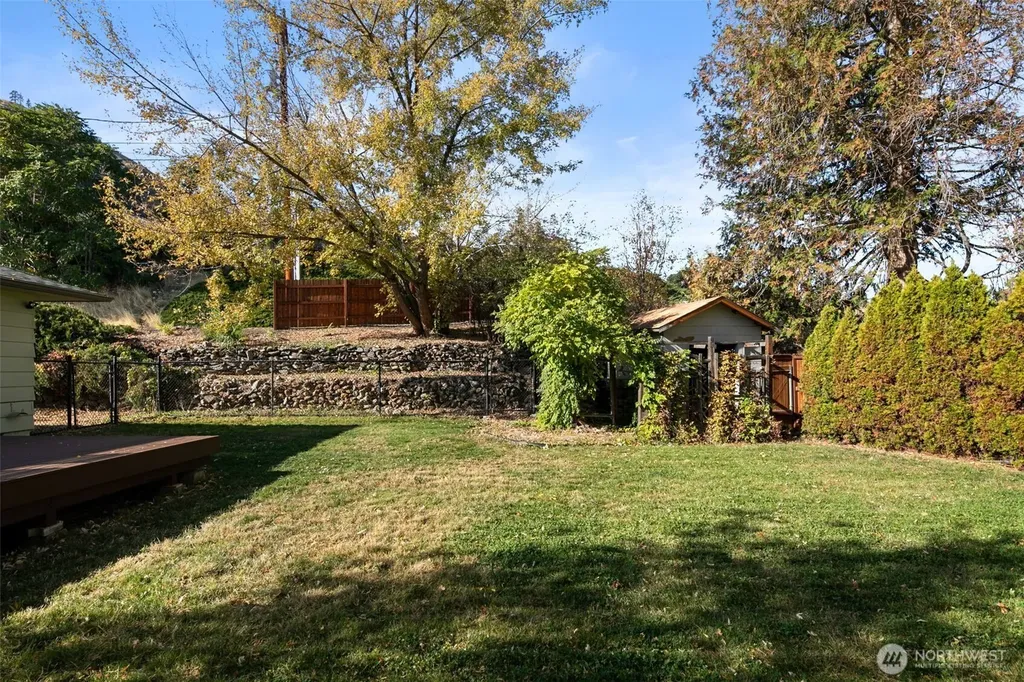 1216 Crawford Avenue Wenatchee WA 98801