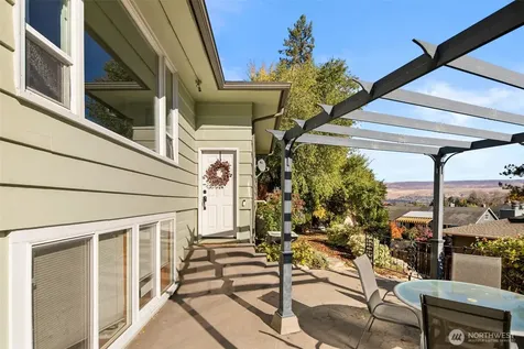 1216 Crawford Avenue Wenatchee WA 98801
