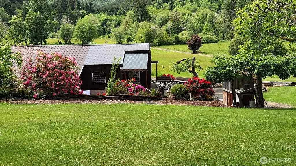 65 Wilderness Road Oakville WA 98568