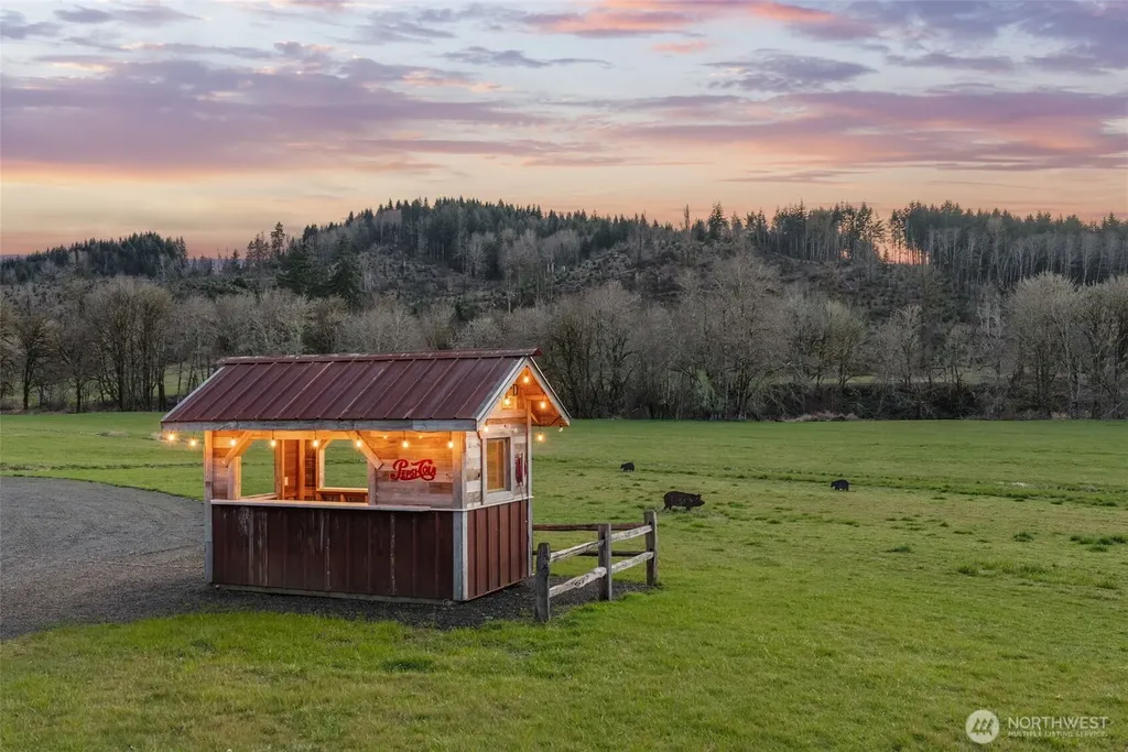 65 Wilderness Road Oakville WA 98568