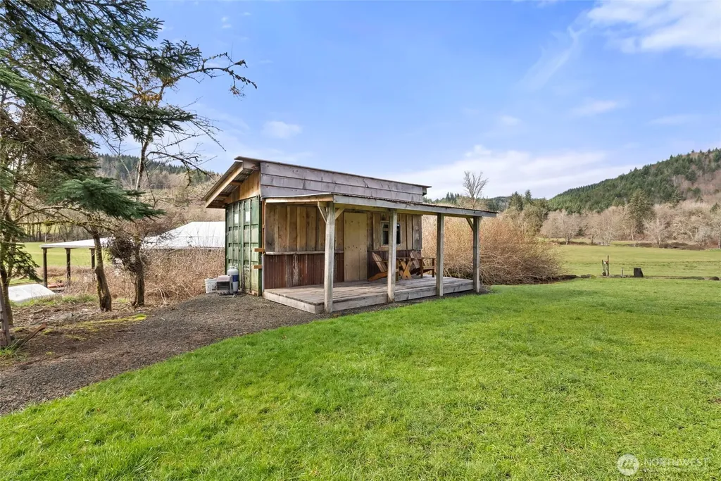65 Wilderness Road Oakville WA 98568