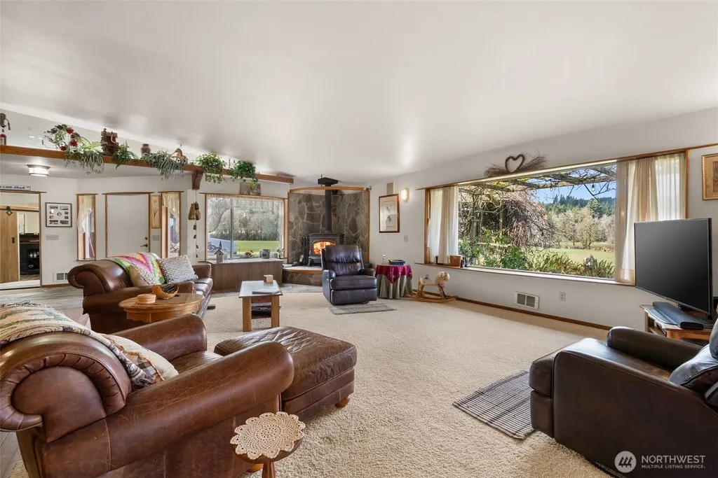 65 Wilderness Road Oakville WA 98568
