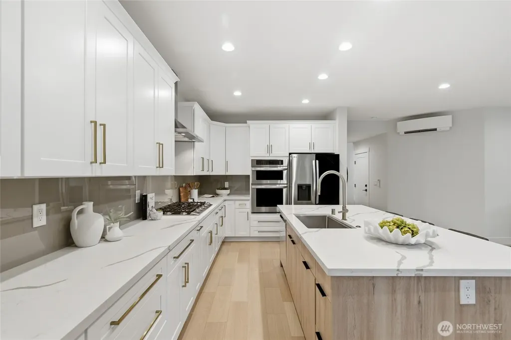 719 Edmonds Way Edmonds WA 98020
