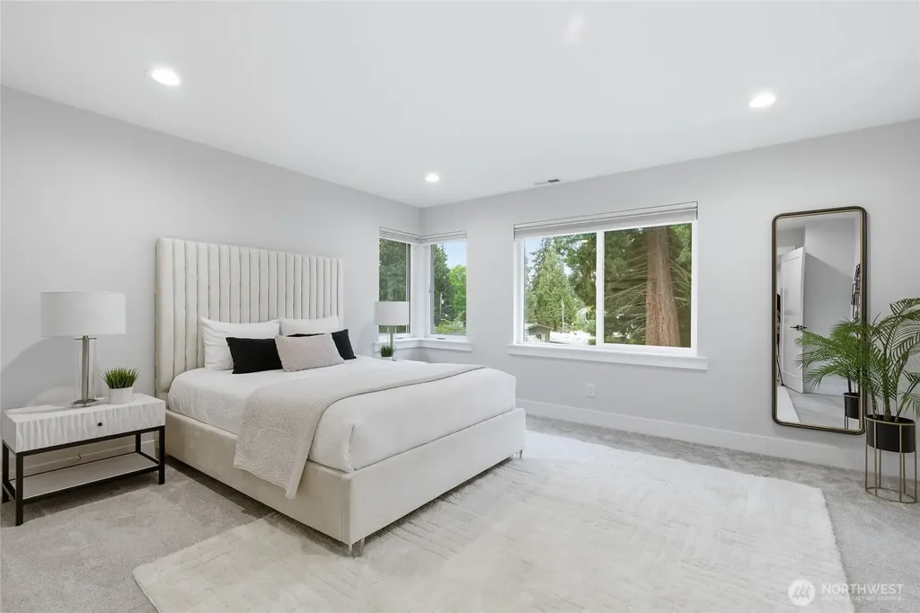 719 Edmonds Way Edmonds WA 98020