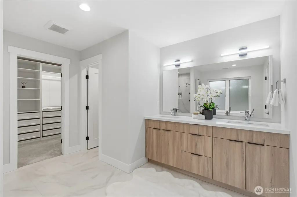 719 Edmonds Way Edmonds WA 98020