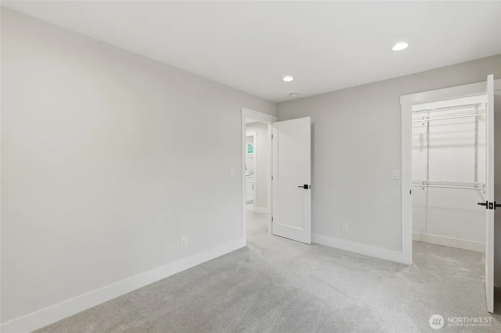719 Edmonds Way Edmonds WA 98020