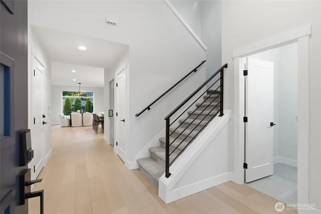 719 Edmonds Way Edmonds WA 98020