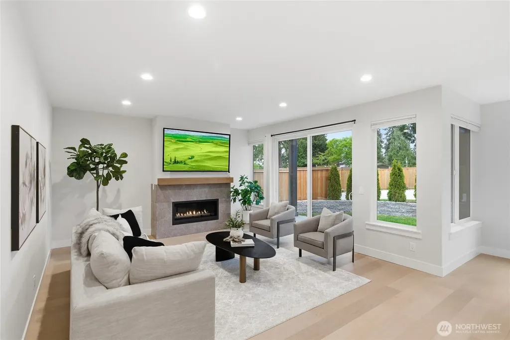 719 Edmonds Way Edmonds WA 98020