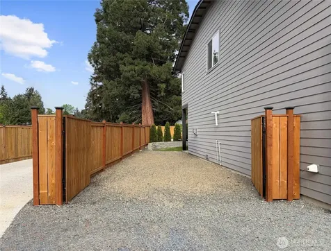 719 Edmonds Way Edmonds WA 98020