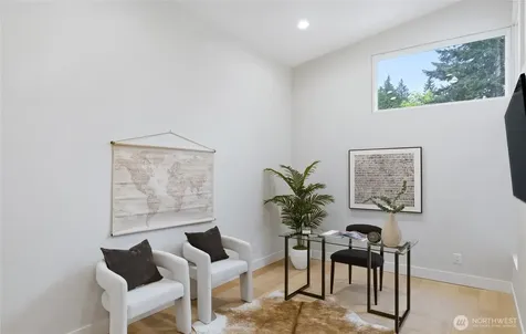 719 Edmonds Way Edmonds WA 98020