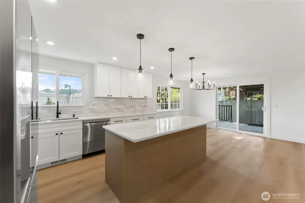 12215 SE 35th Street Bellevue WA 98006