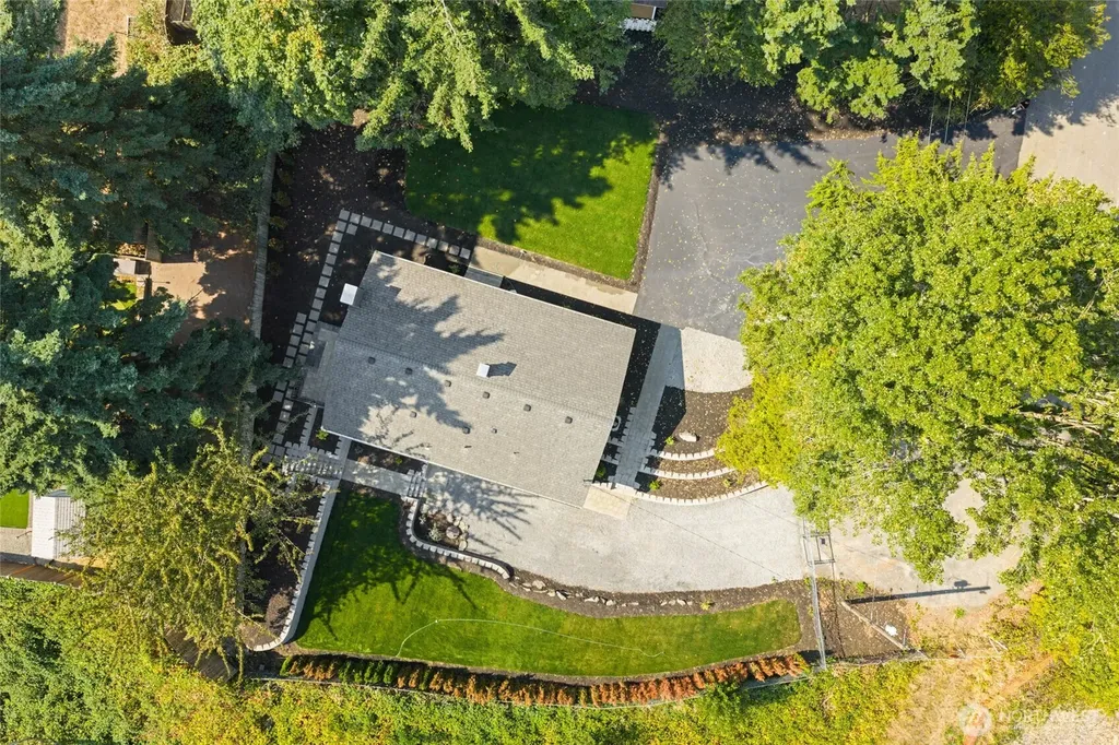 12215 SE 35th Street Bellevue WA 98006