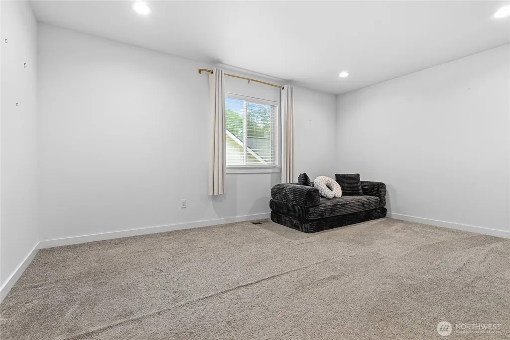 256 Whitetail Loop Blaine WA 98230