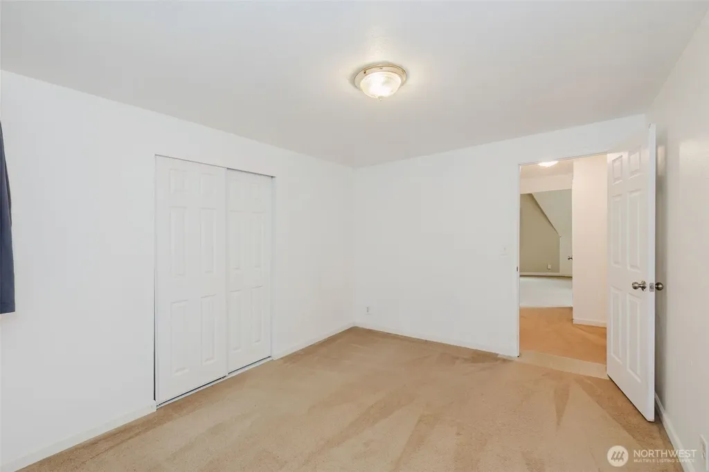 27299 Baywood Drive NE Kingston WA 98346