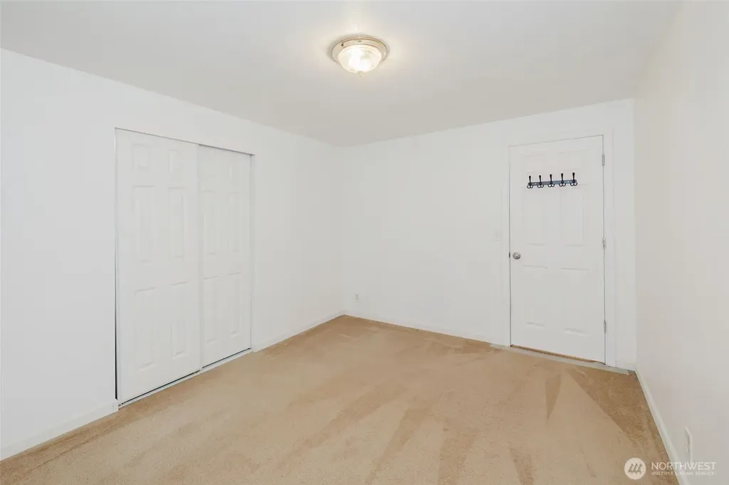 27299 Baywood Drive NE Kingston WA 98346