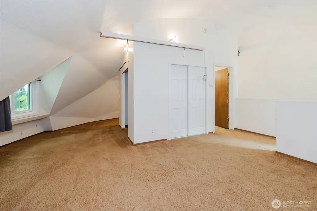 27299 Baywood Drive NE Kingston WA 98346