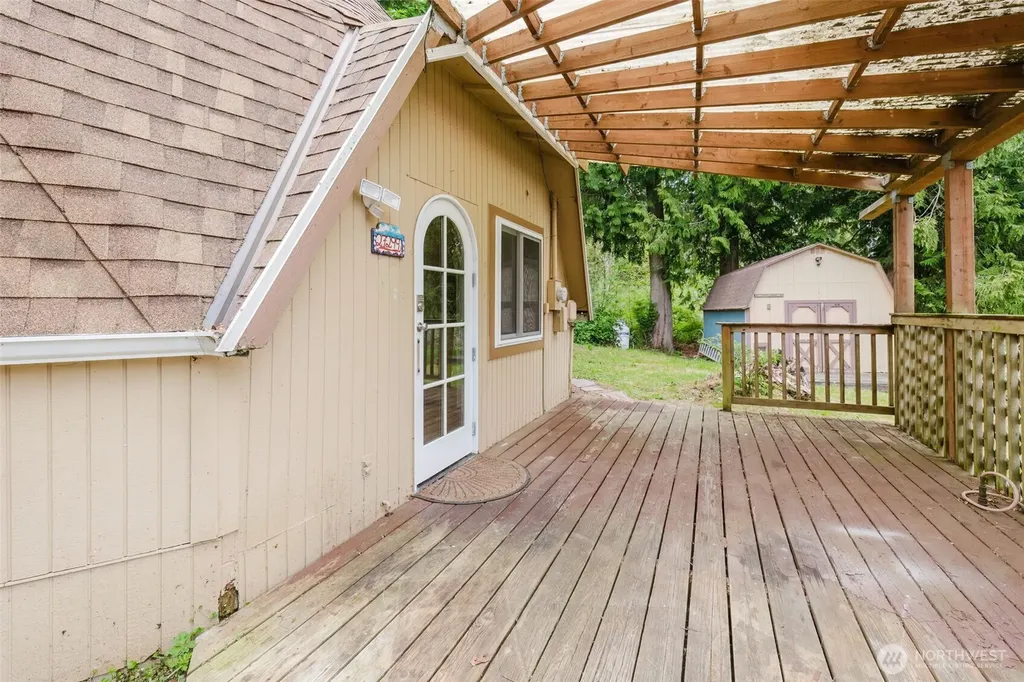 27299 Baywood Drive NE Kingston WA 98346