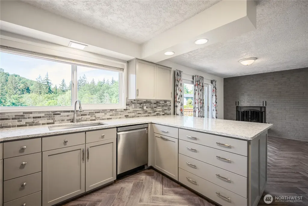 2441 W Lynnwood Drive Longview WA 98632