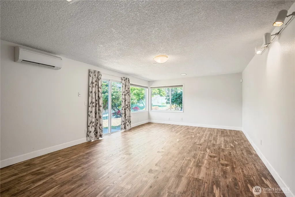 2441 W Lynnwood Drive Longview WA 98632