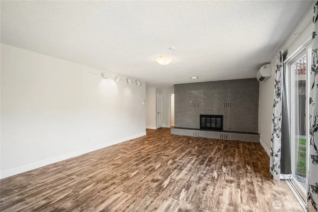 2441 W Lynnwood Drive Longview WA 98632