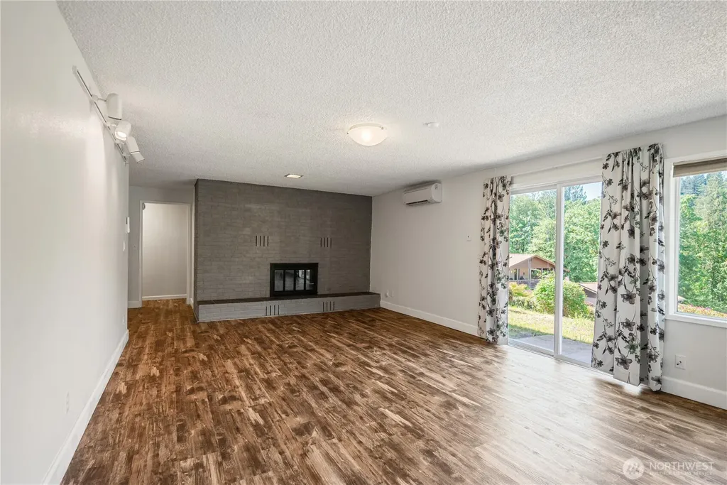 2441 W Lynnwood Drive Longview WA 98632
