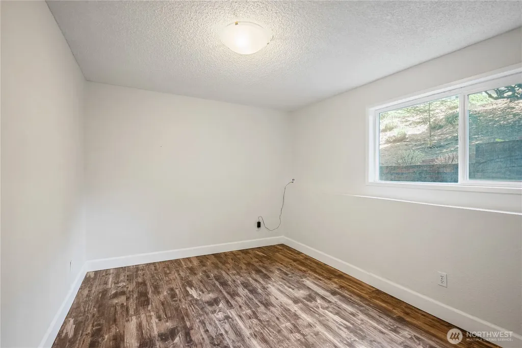 2441 W Lynnwood Drive Longview WA 98632