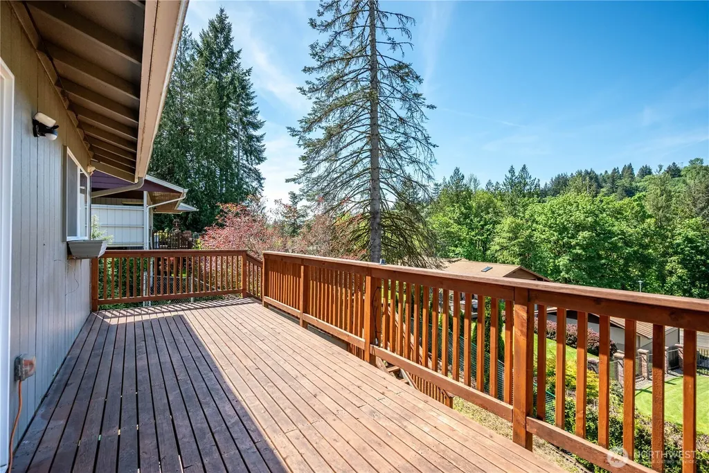 2441 W Lynnwood Drive Longview WA 98632