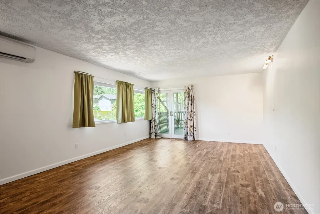 2441 W Lynnwood Drive Longview WA 98632