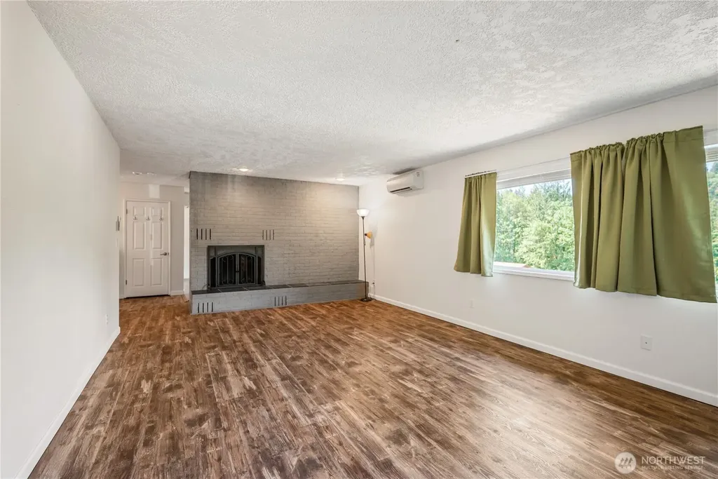 2441 W Lynnwood Drive Longview WA 98632