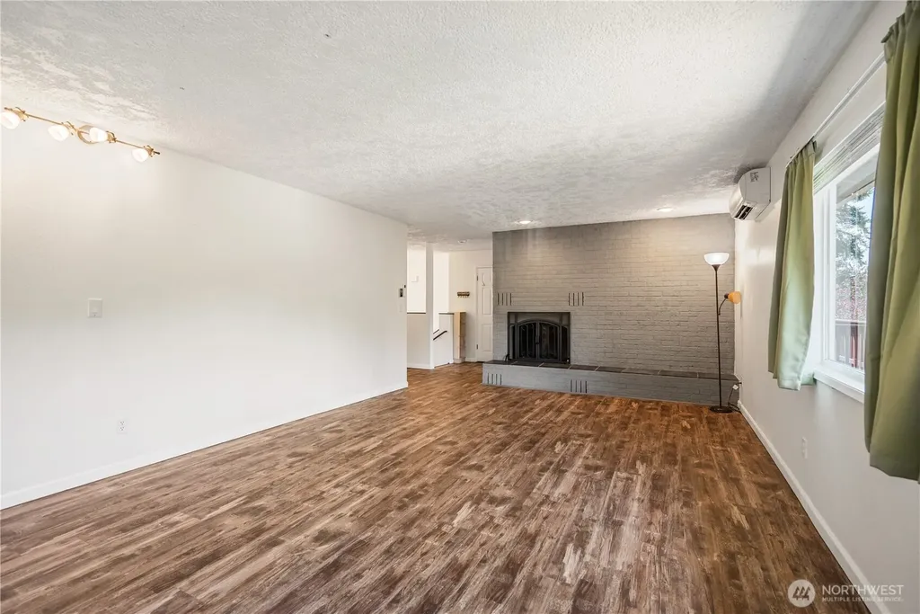 2441 W Lynnwood Drive Longview WA 98632