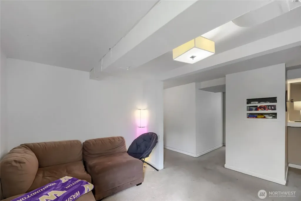 5755 25th Avenue NE Seattle WA 98105