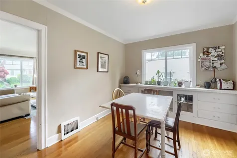 5755 25th Avenue NE Seattle WA 98105