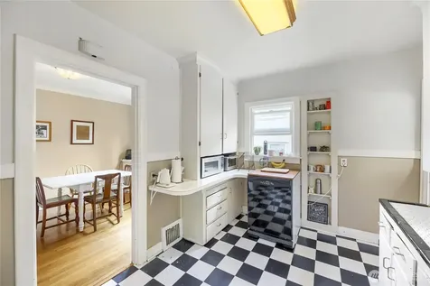 5755 25th Avenue NE Seattle WA 98105