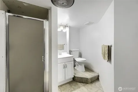 5755 25th Avenue NE Seattle WA 98105