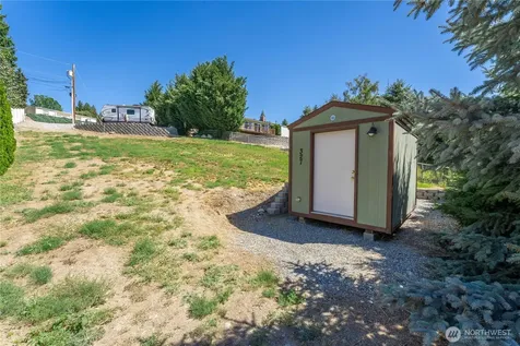 327 Lakeshore Drive Manson WA 98831