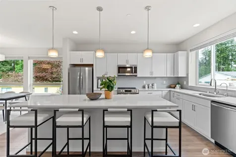 13628 Manor Way Lynnwood WA 98087