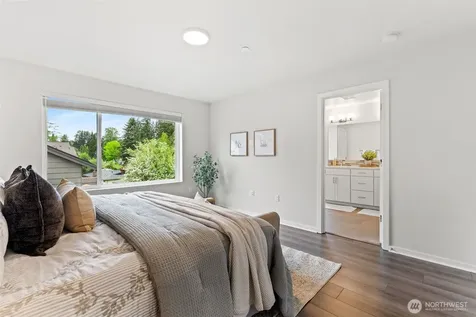 13628 Manor Way Lynnwood WA 98087